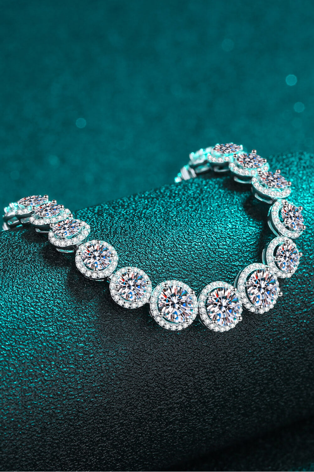 925 Sterling Silver 10.4 Carat Moissanite Bracelet https://like2b-uy