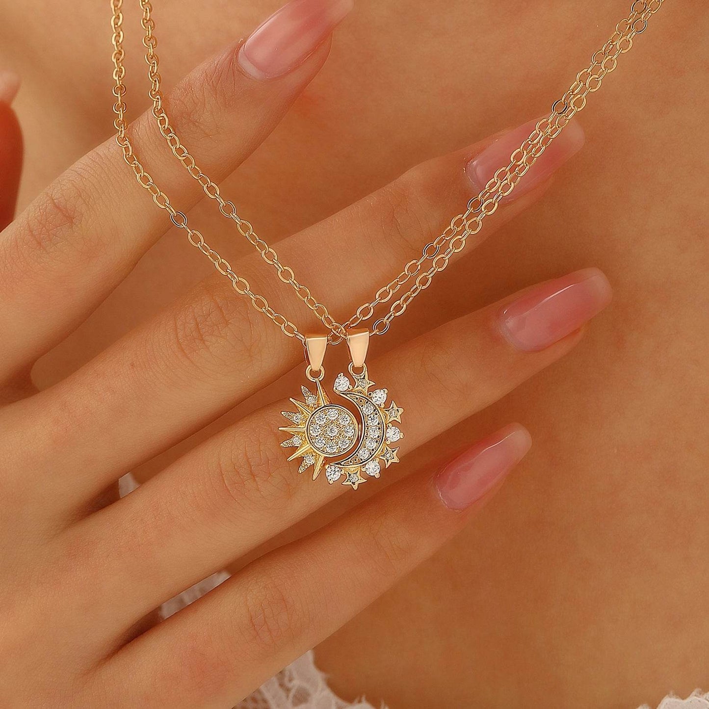 2pcs Necklace Sun And Moon Magnetic Pendant Clavicle Chain Necklace For Couple Lovers - Velora