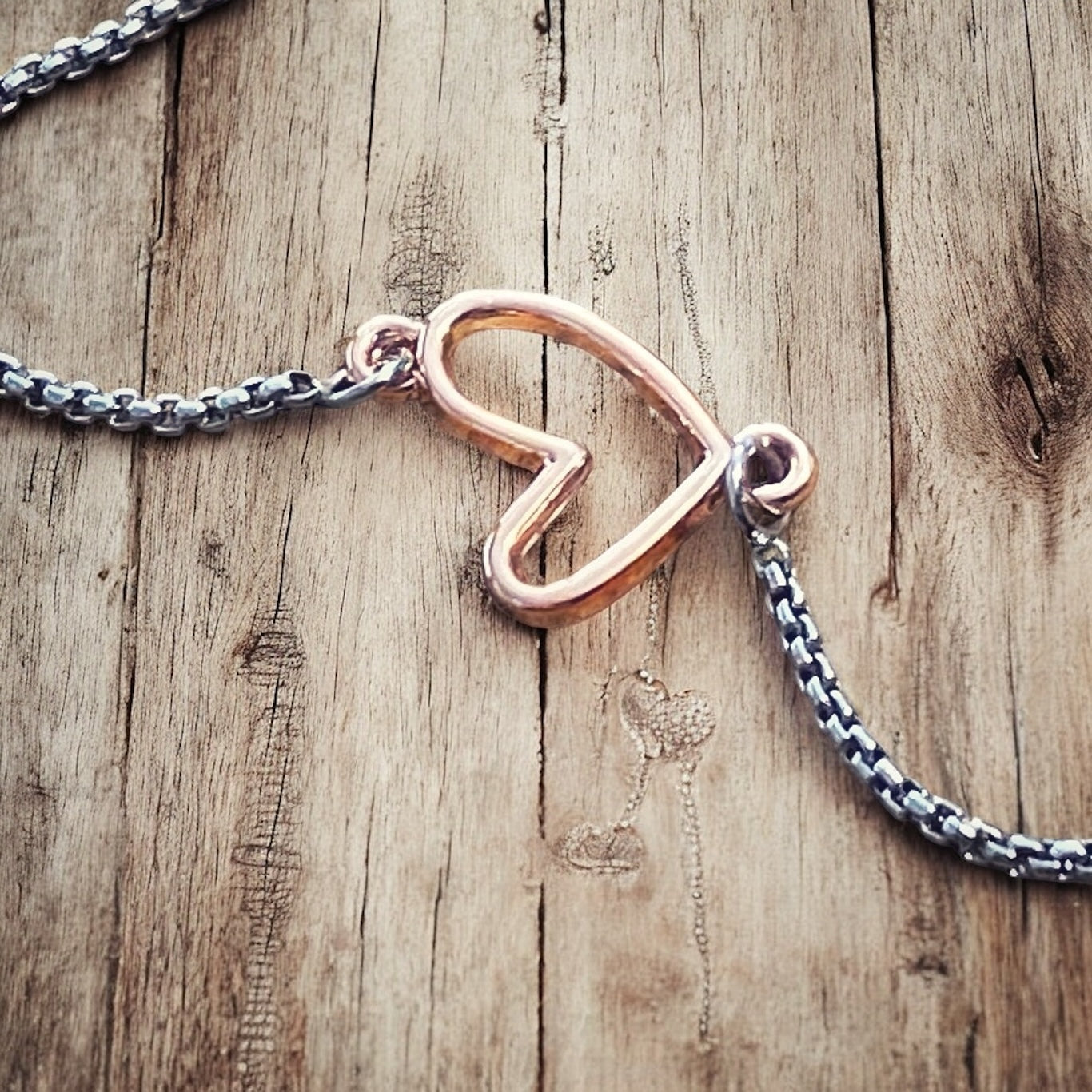 Adjustable Bracelet - Open Heart - Velora