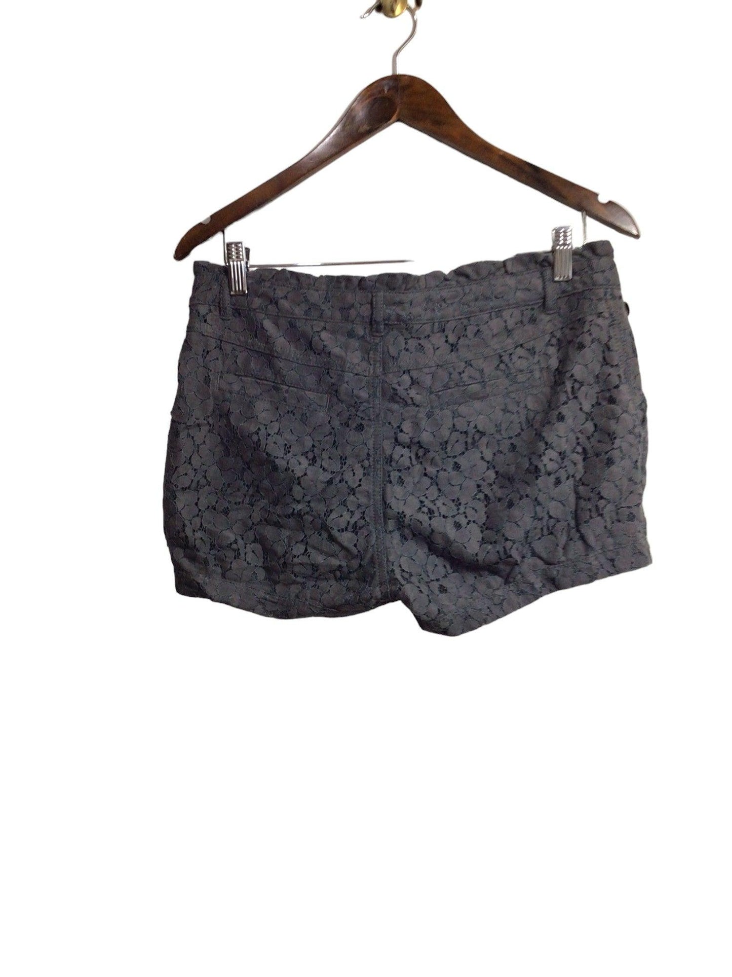 EDC Women Classic Shorts Regular fit in Gray - 36 - Velora
