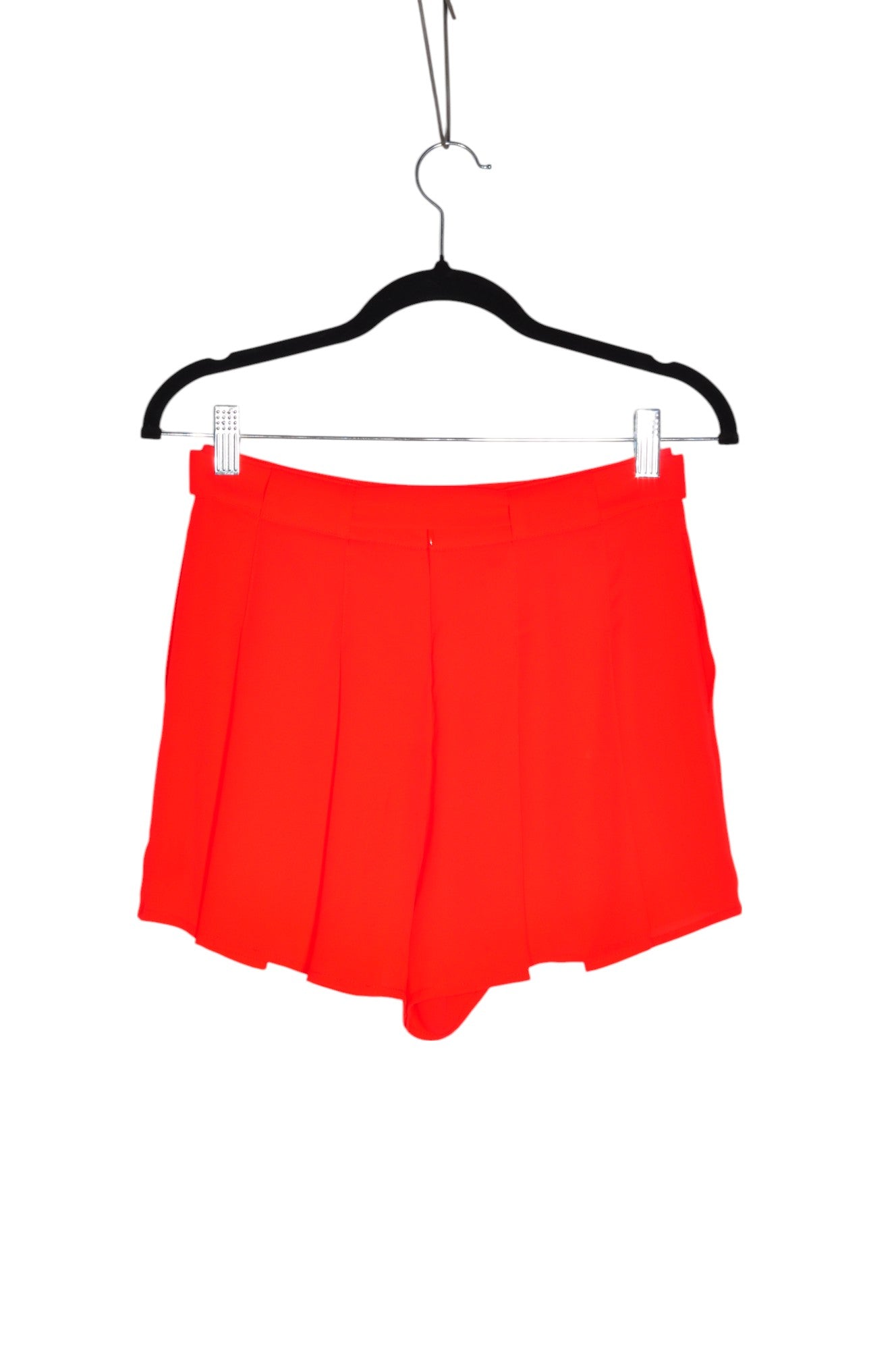 SUNDAY BEST Women Classic Shorts Regular fit in Red - 2 - Velora