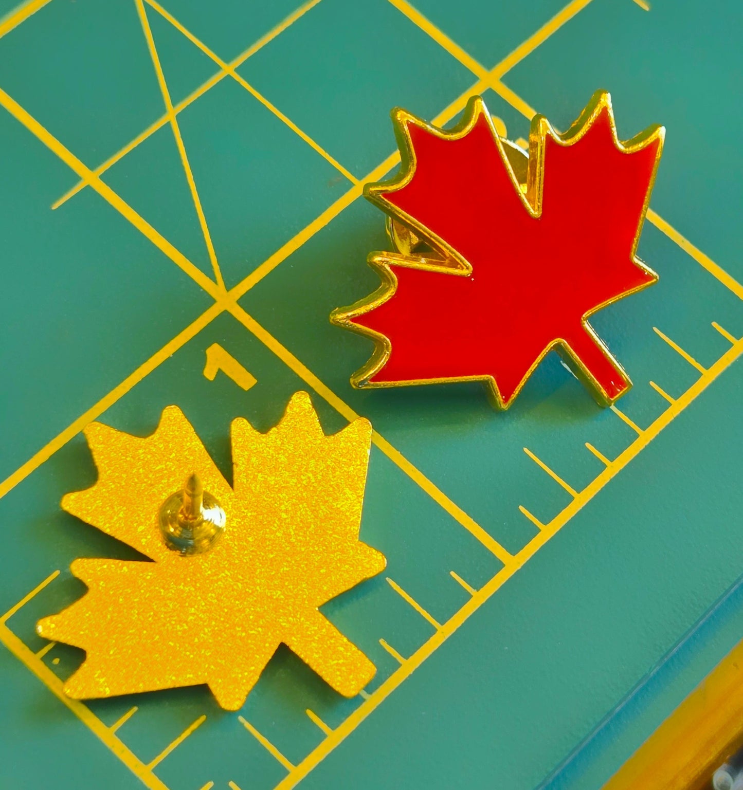 Canada Maple Leaf Pin - Velora