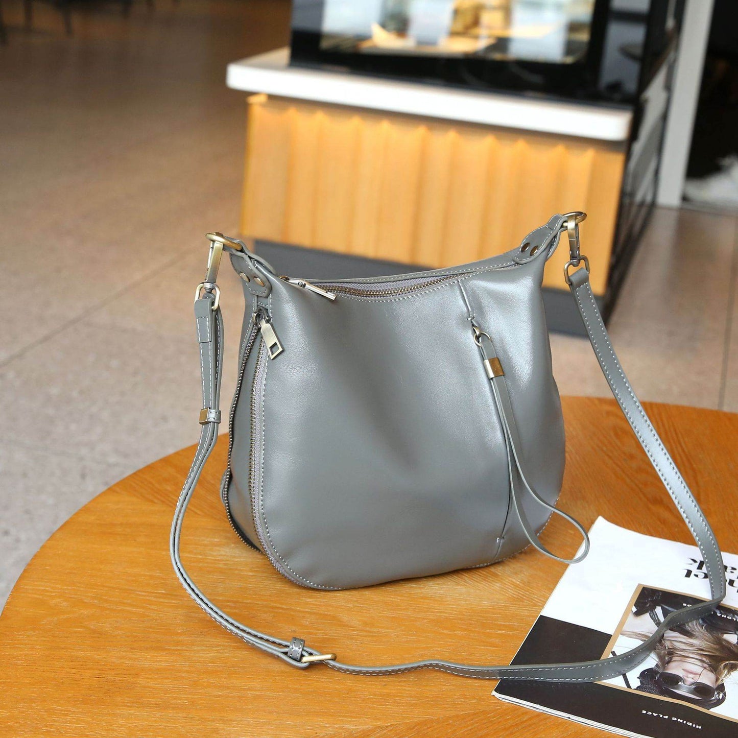 First Layer Cowhide Niche Shoulder Messenger Bag Simple - Velora
