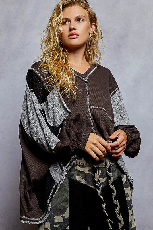 POL High-Low Hem Contrast Stitching V-Neck Top - Velora