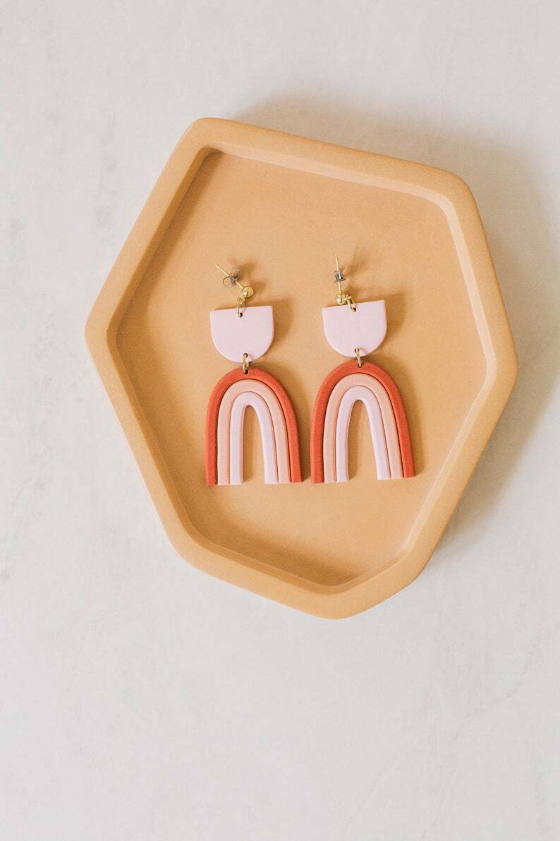 A Beautiful Mess x Etsy Rainbow Earrings https://like2b-uy