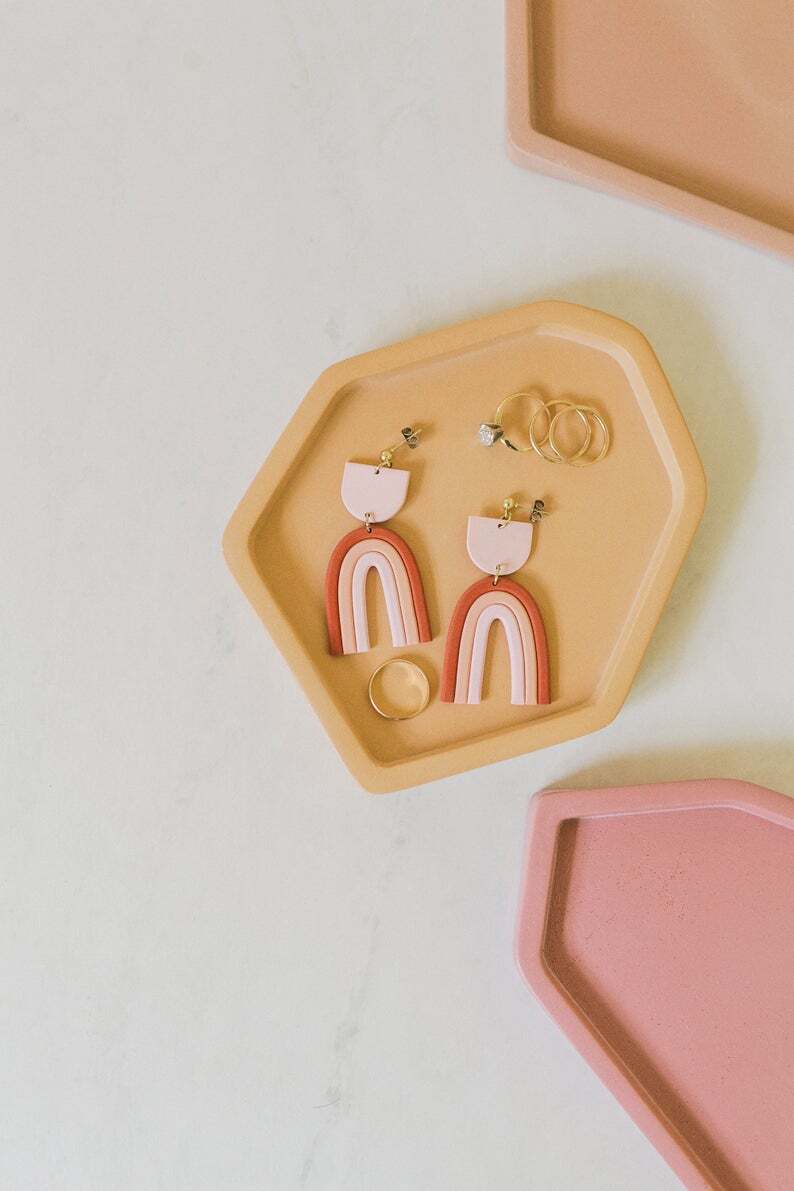 A Beautiful Mess x Etsy Rainbow Earrings https://like2b-uy