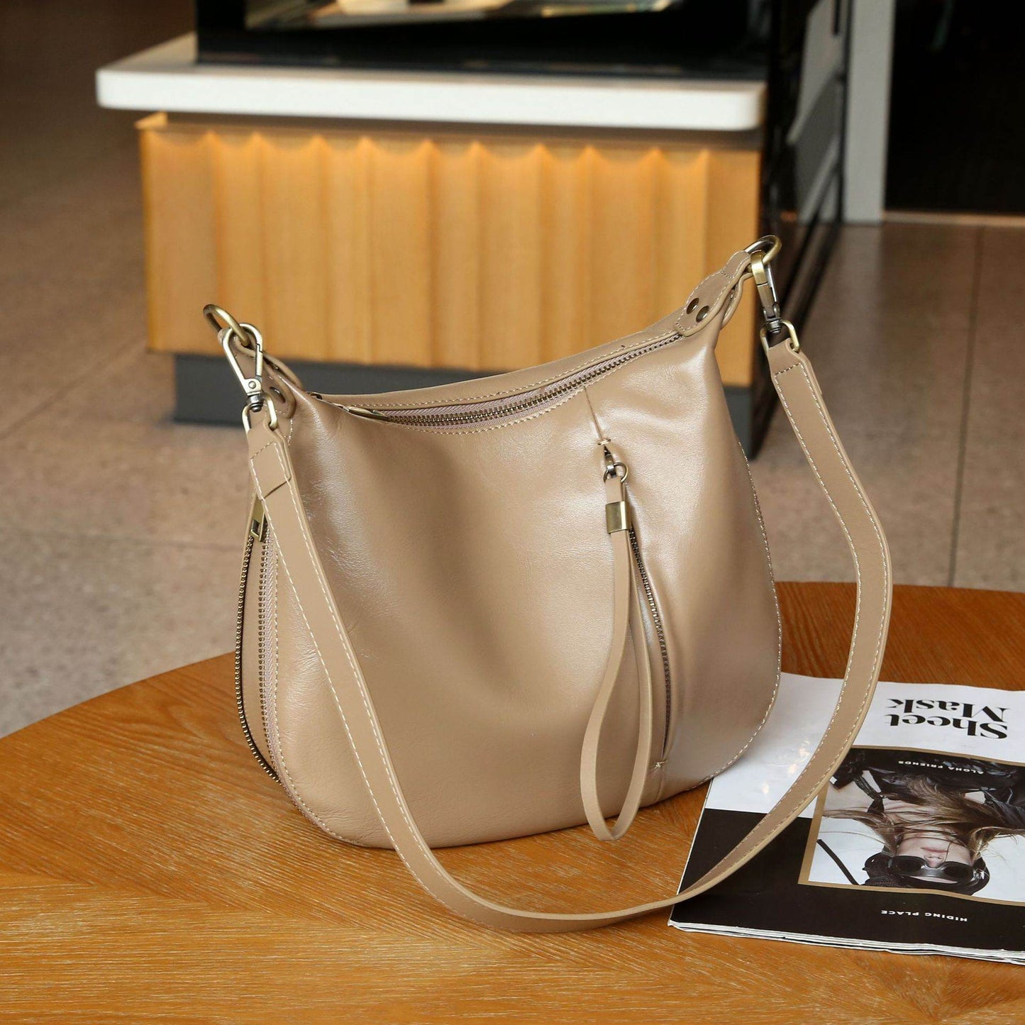 First Layer Cowhide Niche Shoulder Messenger Bag Simple - Velora