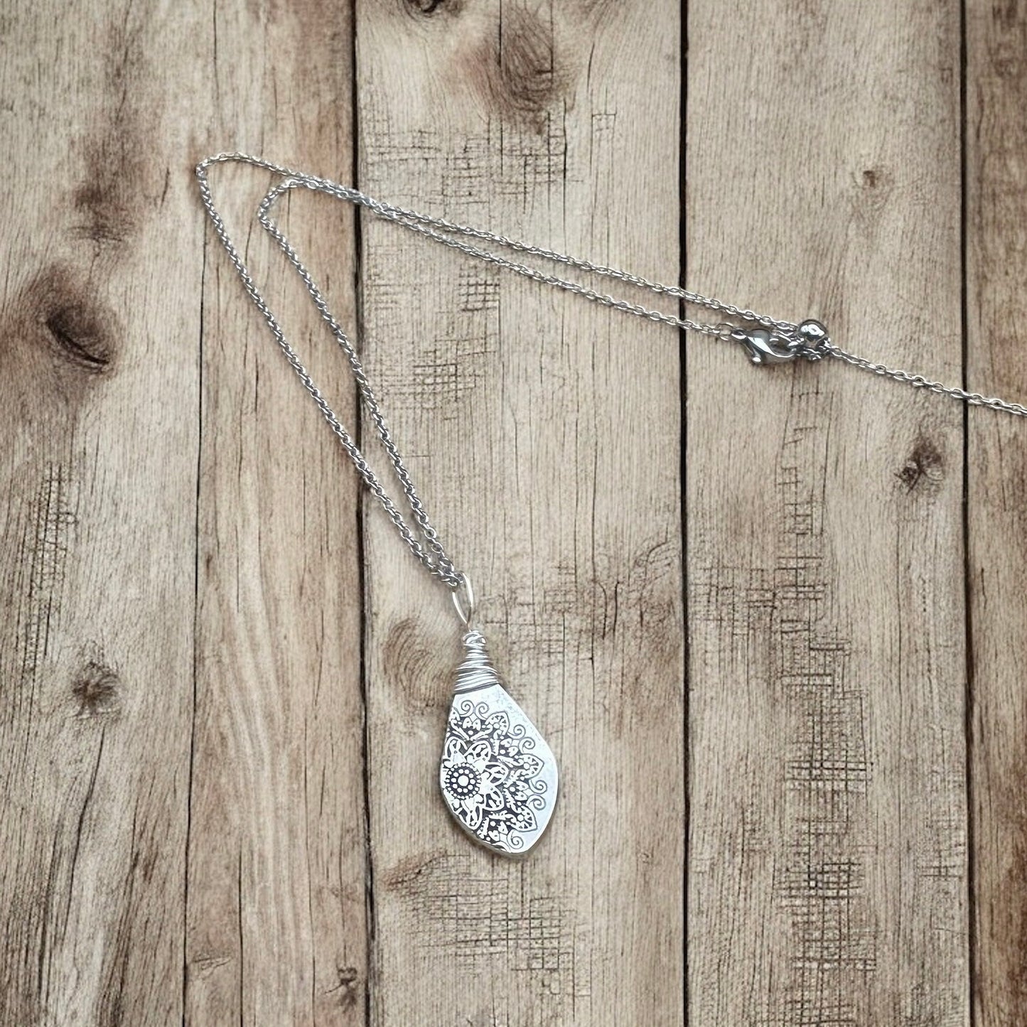 Wire Wrapped Mandala Necklace - Velora