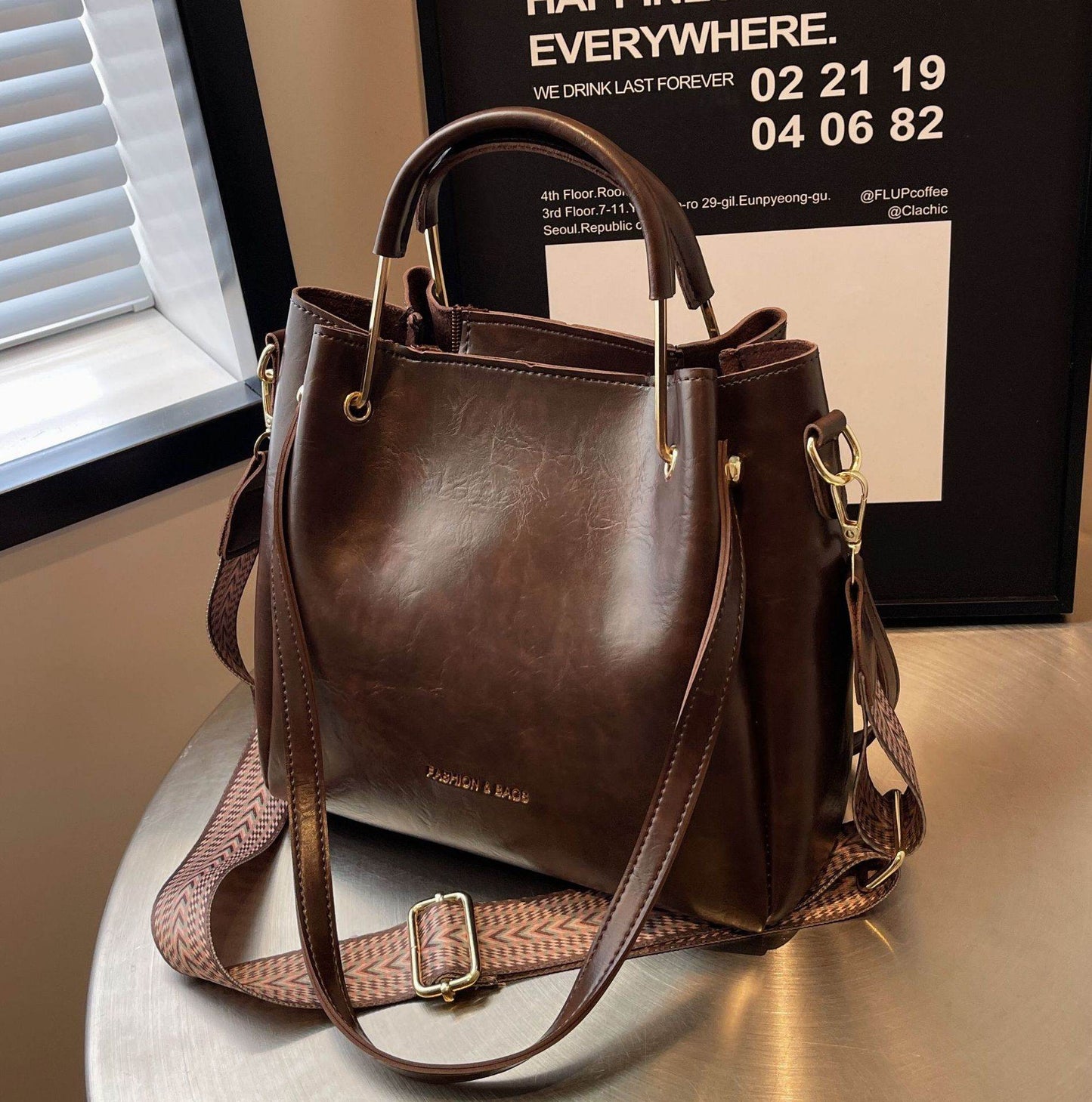 Retro Large Capacity Hand-held Tote Bag Casual Crossbody - Velora