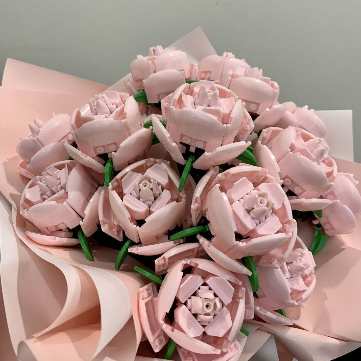 Building Blocks Rose Bouquet Flower Pot - Velora