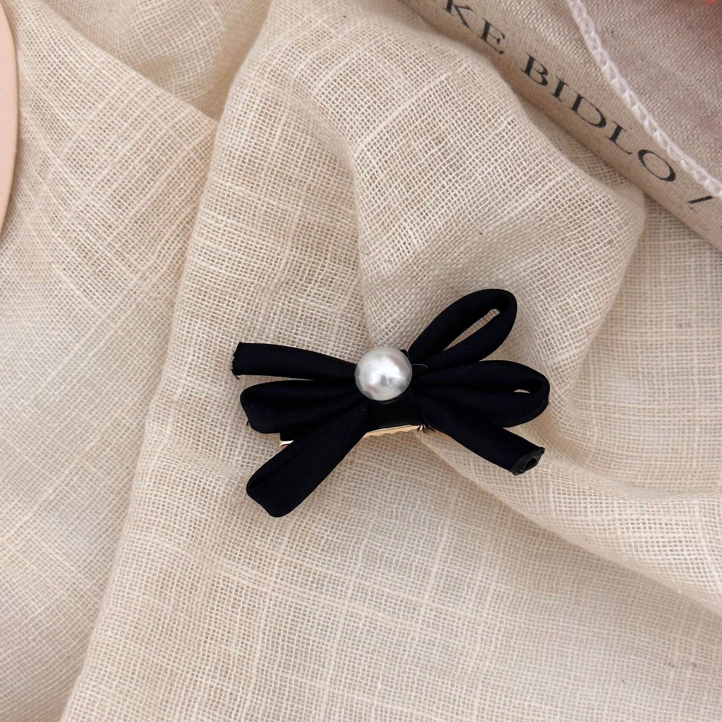 Side Clip Bangs Pearl Bow A Pair Of Hairclips Duckbill Clip - Velora