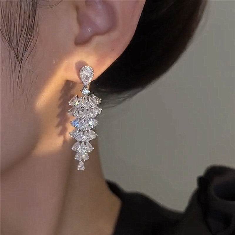 Sparkling Zircon Christmas Tree Drop Earrings For Women Trendy Xmas Tree Plant Dangle Earrings New Year Festival Party Jewelry - Velora