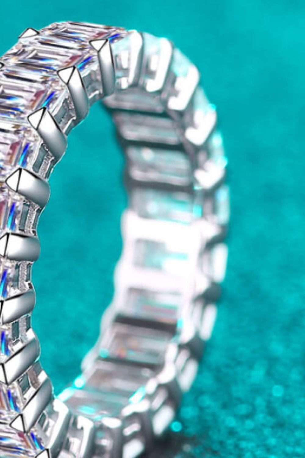10.5 Carat Moissanite Rhodium-Plated Ring https://like2b-uy