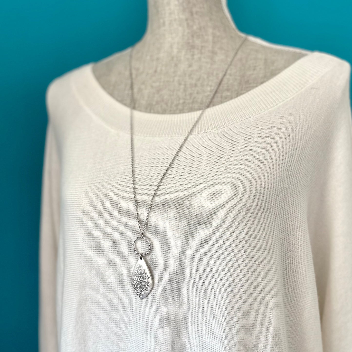 Long Mandala Necklace - Velora