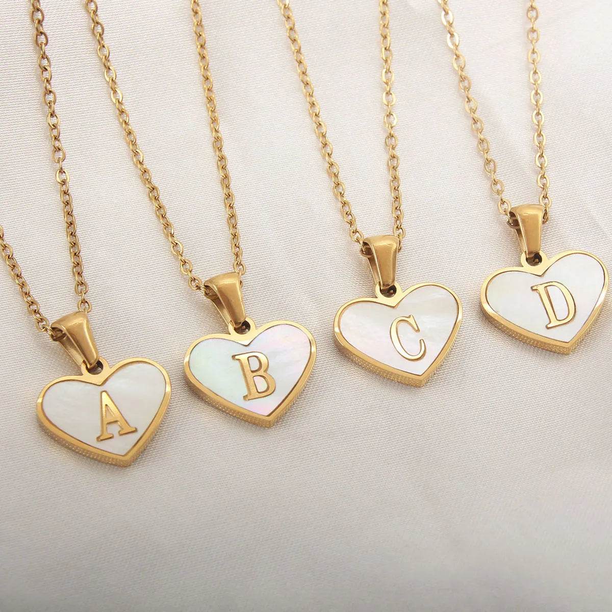 26 Letter Heart-shaped Necklace White Shell Love Clavicle Chain Fashion Personalized Necklace For Women Jewelry Valentine's Day - Velora