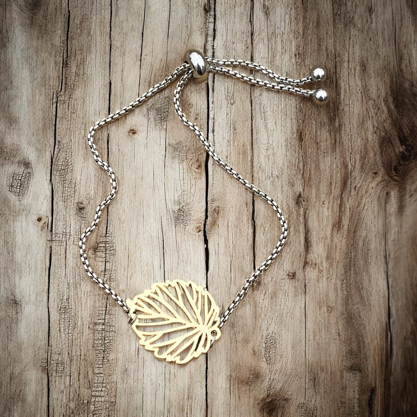 Adjustable Bracelet - Simple Leaf - Velora
