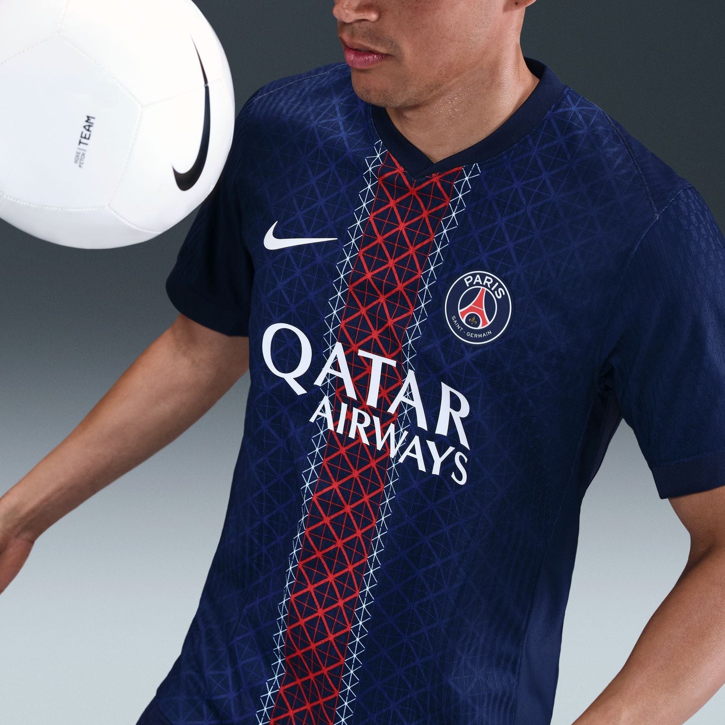 M Paris Saint-Germain 2025/26 Match Home HJ4547-411 - Velora