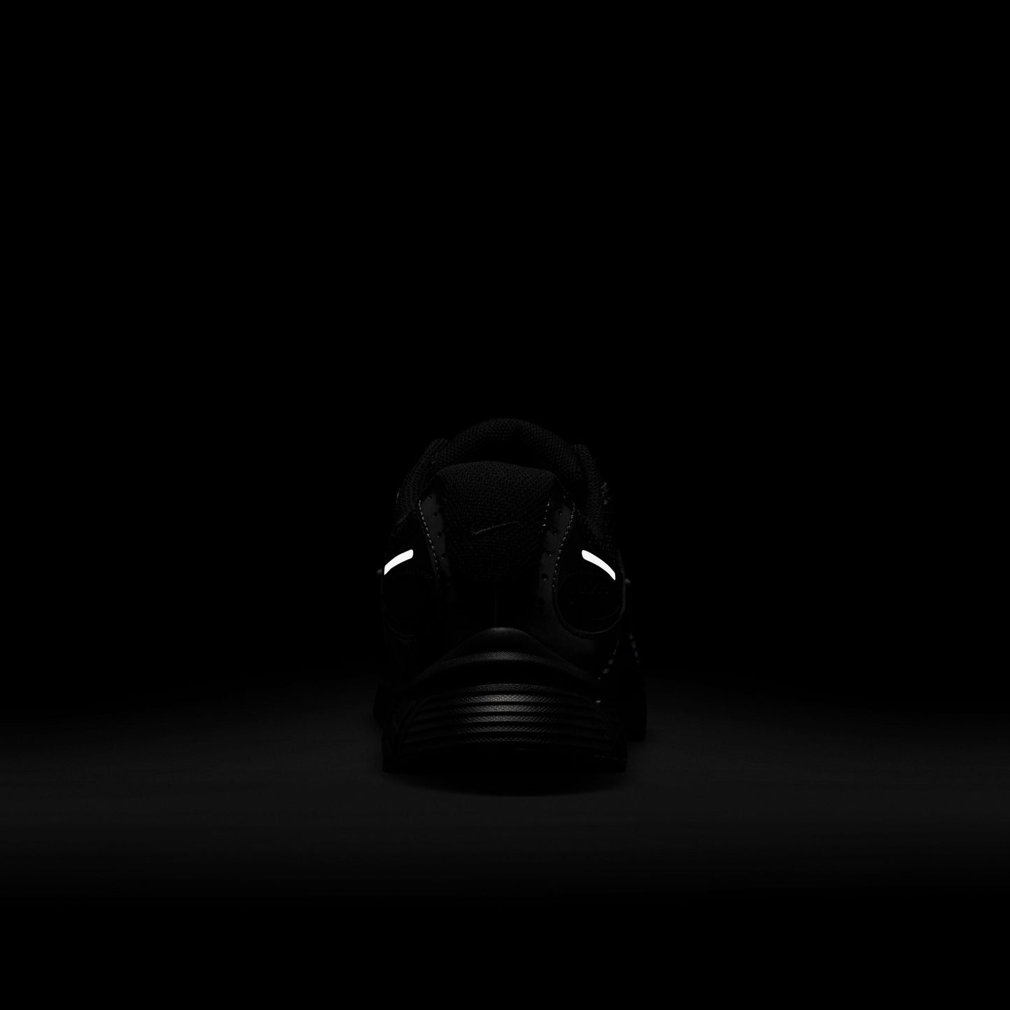 M Nike V5 RNR HJ5228-001 - Velora