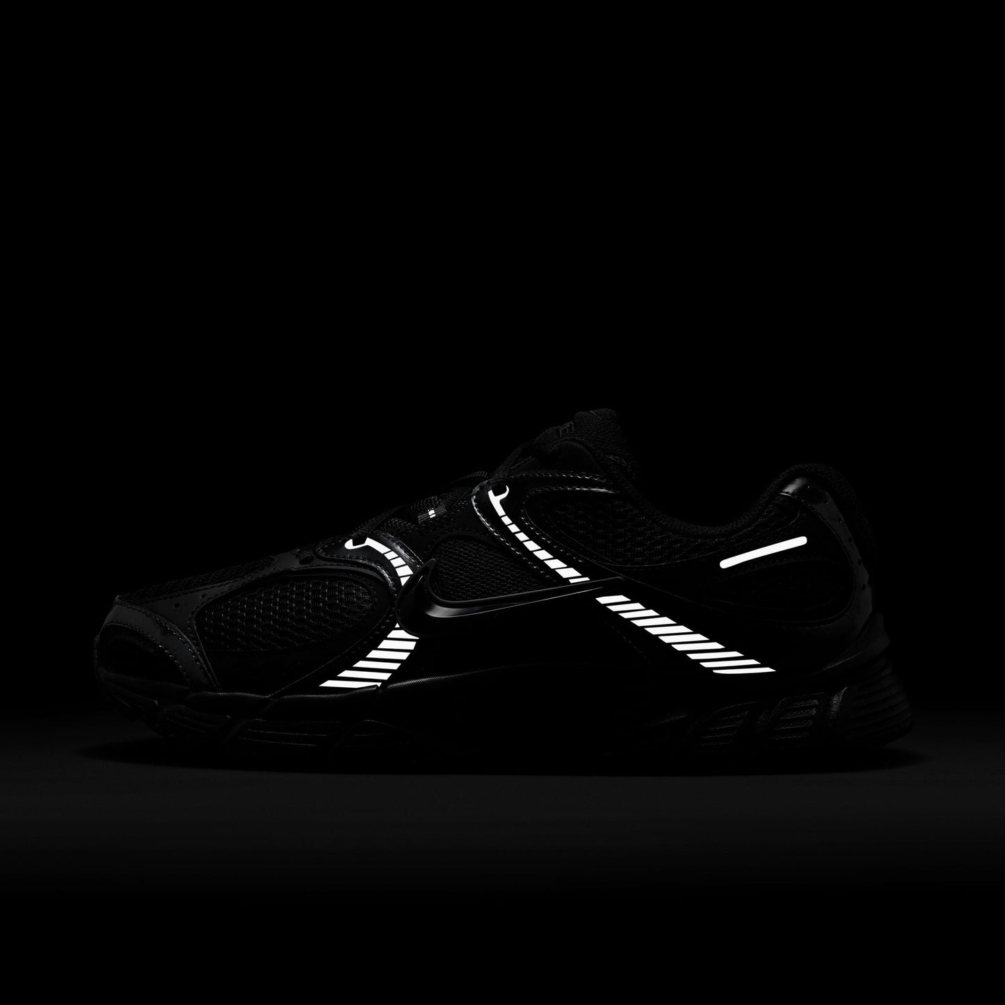 M Nike V5 RNR HJ5228-001 - Velora