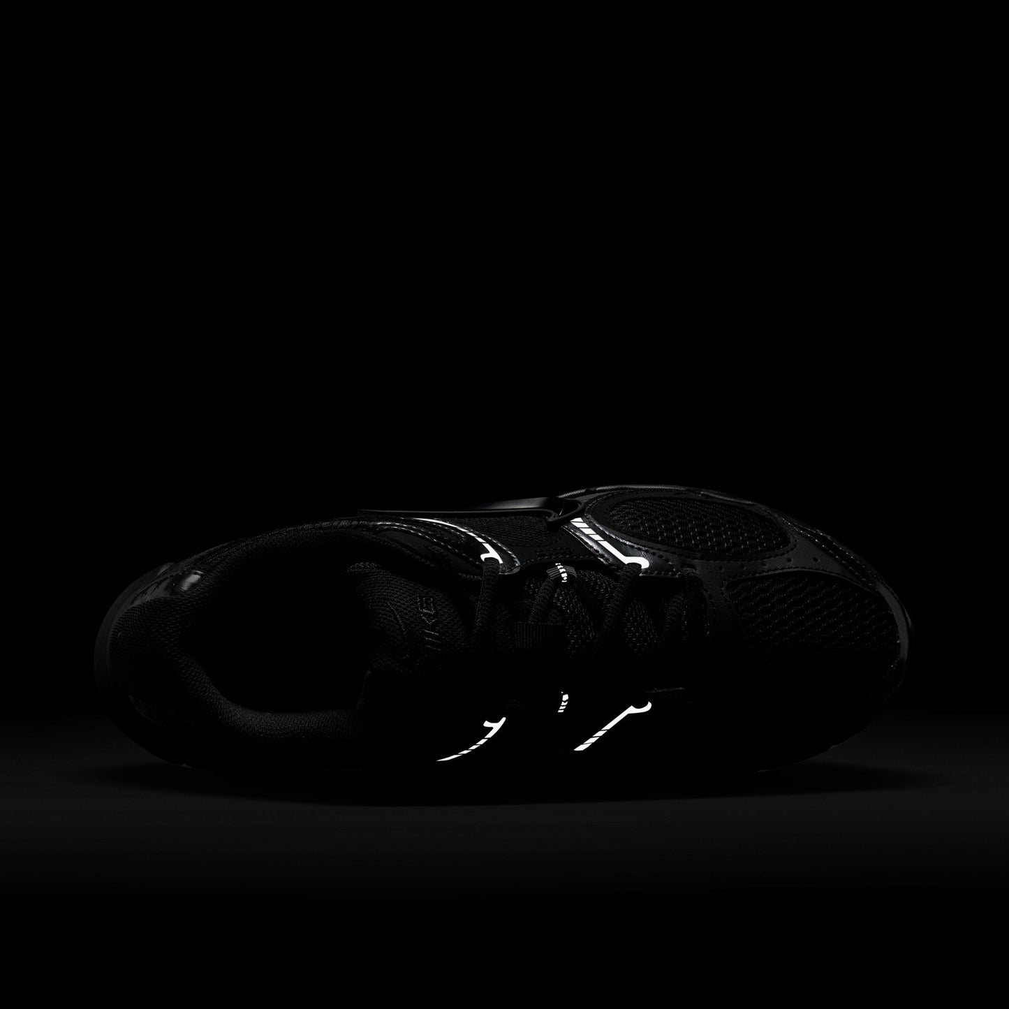 M Nike V5 RNR HJ5228-001 - Velora