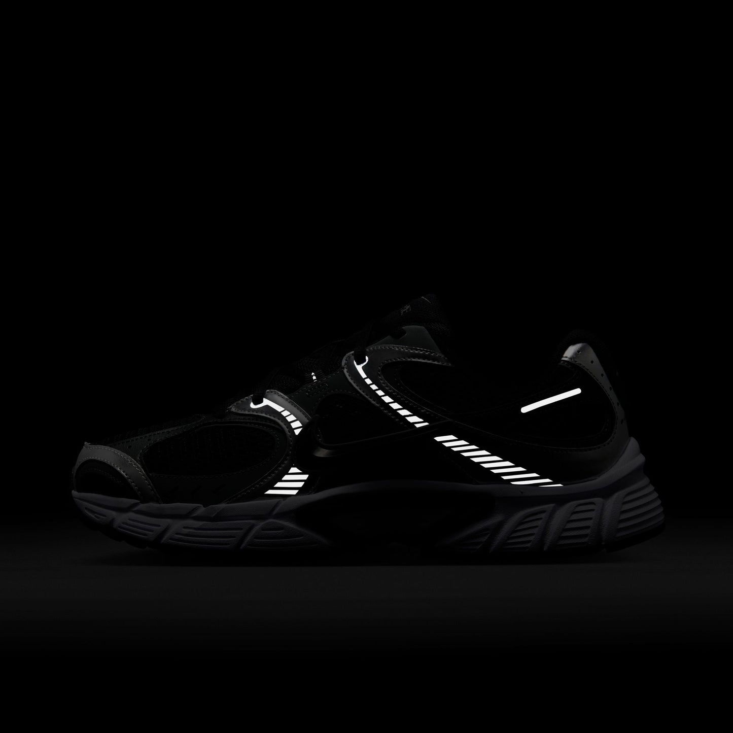 M Nike V5 RNR HJ5228-004 - Velora