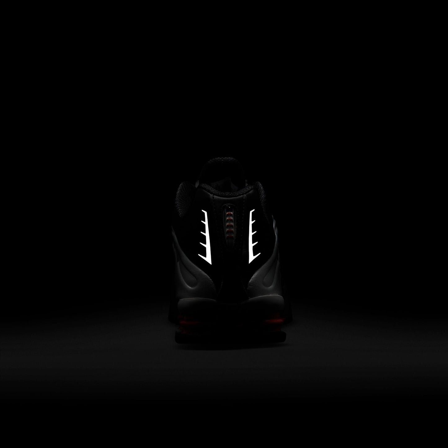 M Nike Shox R4 HQ1988-002 - Velora