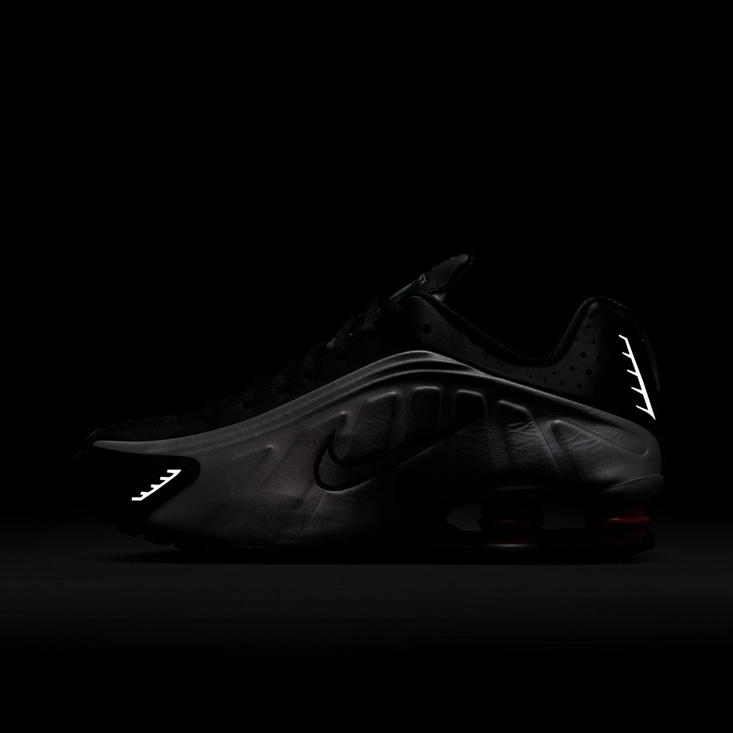 M Nike Shox R4 HQ1988-002 - Velora