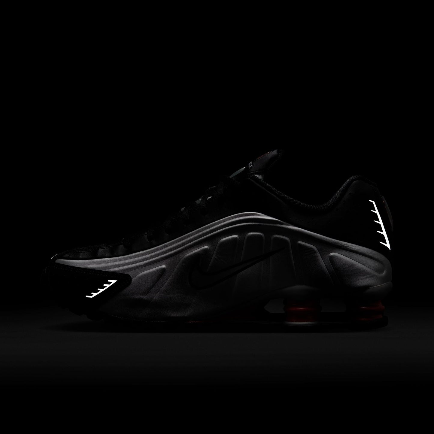 M Nike Shox R4 HQ1988-002 - Velora