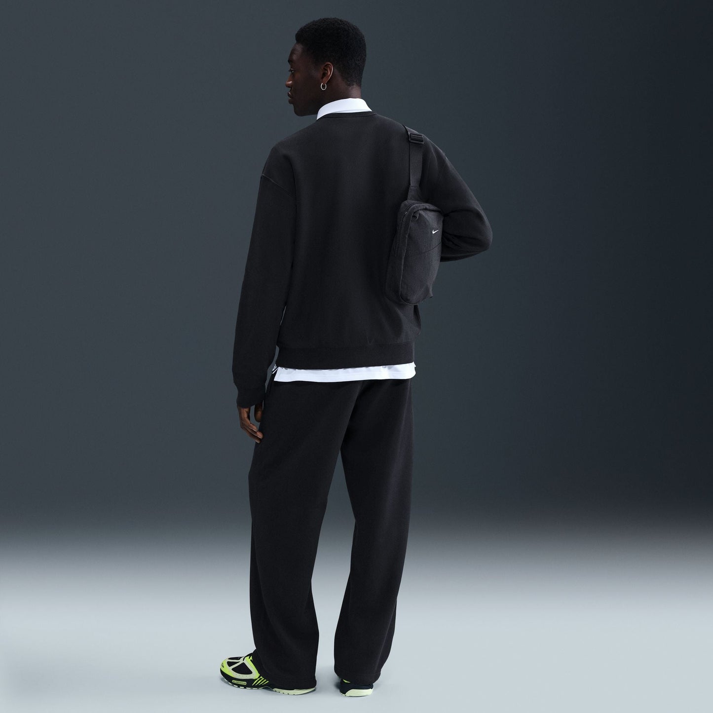 M Nike Solo Swoosh HV1086-010 - Velora