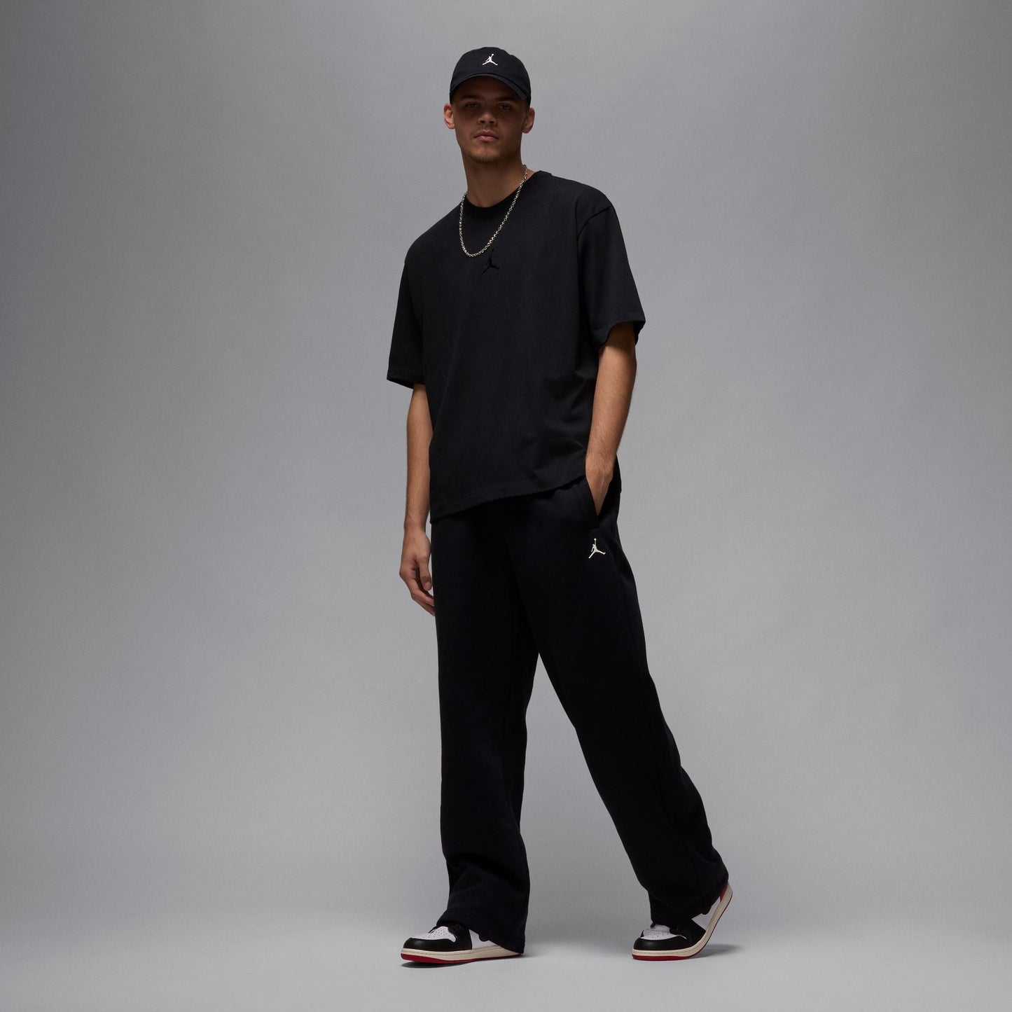 M Jordan Flight Essentials IB7345-010 - Velora