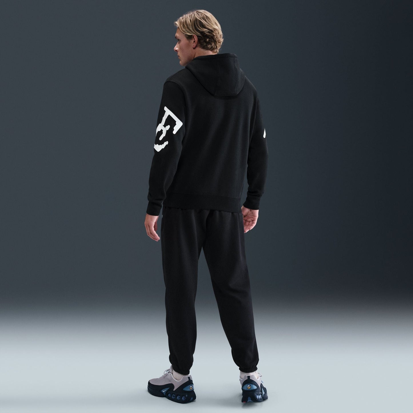 M Nike Sportswear Club IH4258-010 - Velora