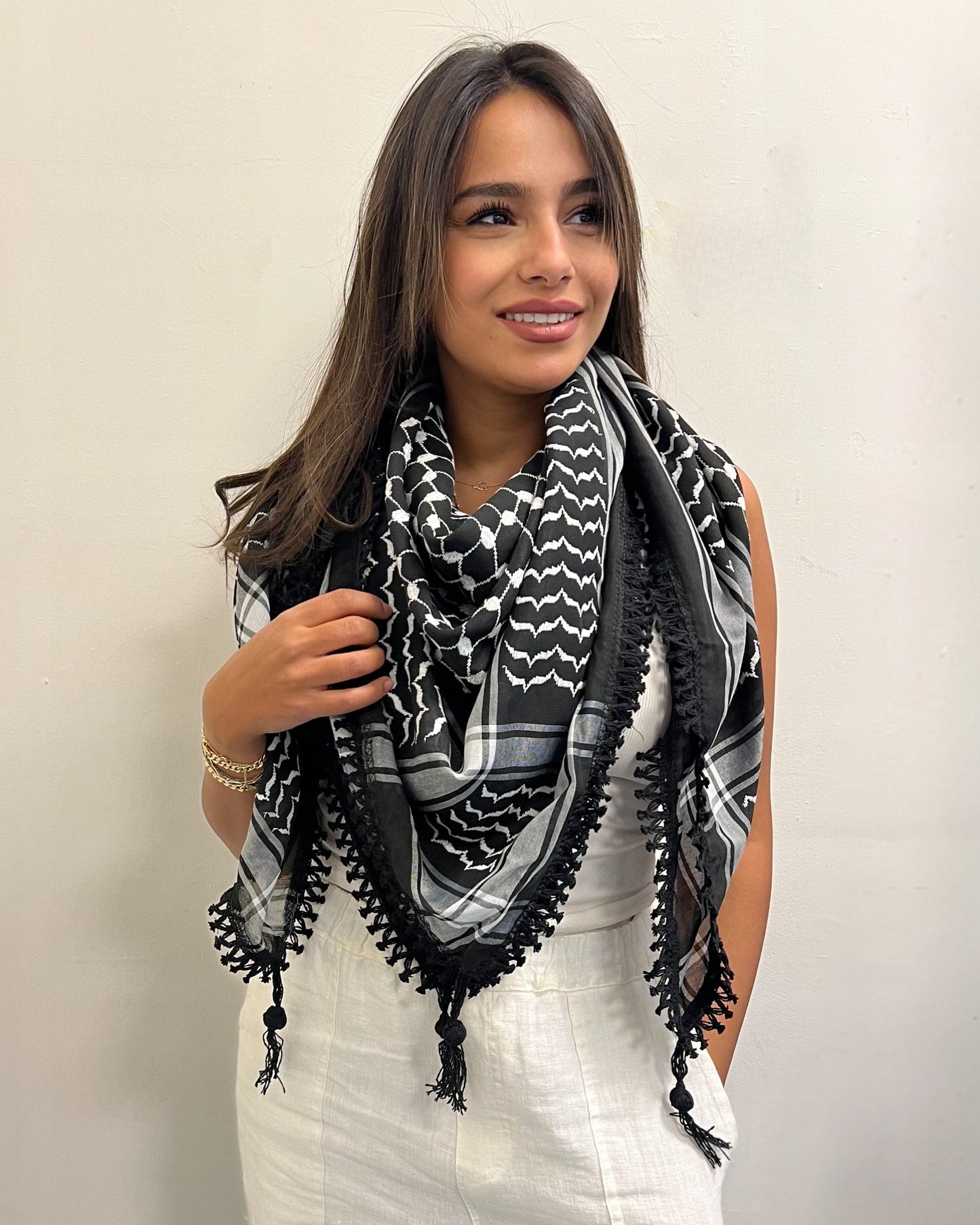 Bold Inversed Kufiya (Keffiyeh) | Made in Jordan - Velora Luxury Fashion