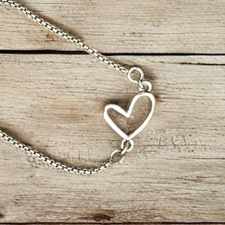 Adjustable Bracelet - Open Heart - Velora