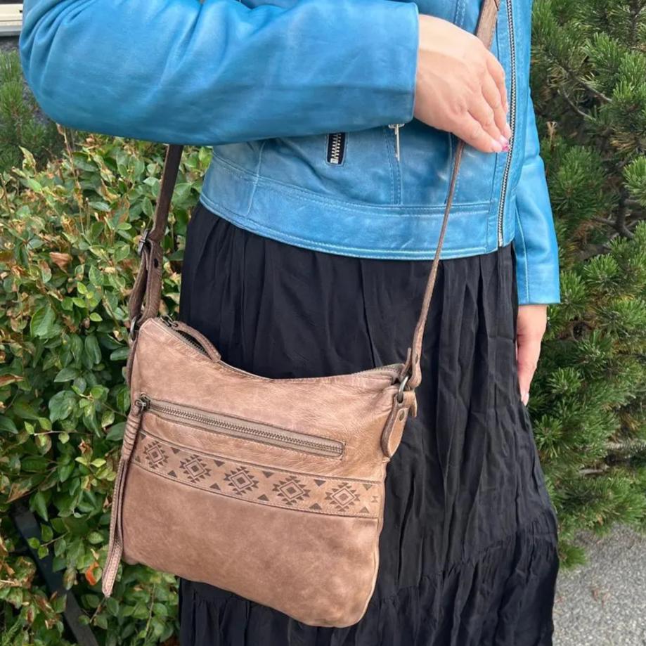 MET Crossbody Bag with Aztec Design Boutique of Leathers/Open Road