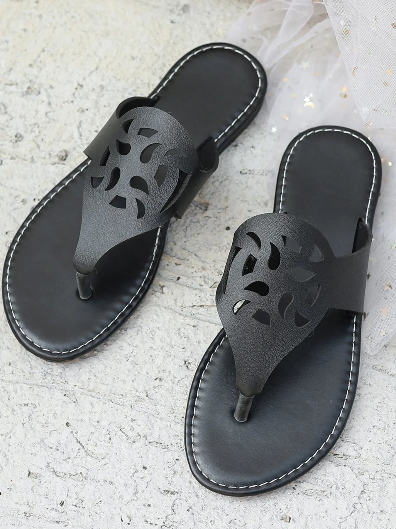 Cutout Toe Post Flats Sandals - Velora Luxury Fashion