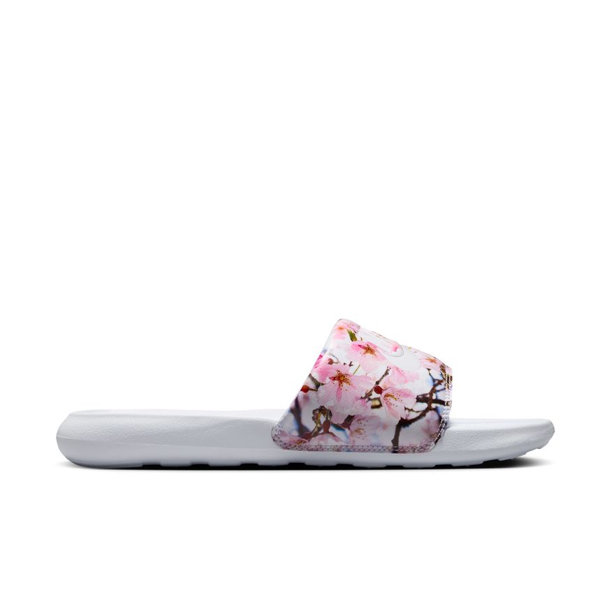 W Nike Victori One FZ3111-100 - Velora