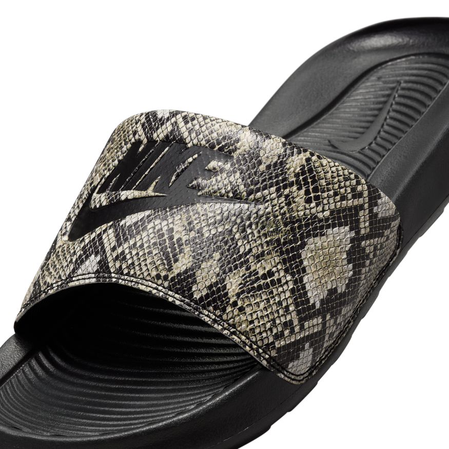 W Nike Victori One FZ3111-200 - Velora