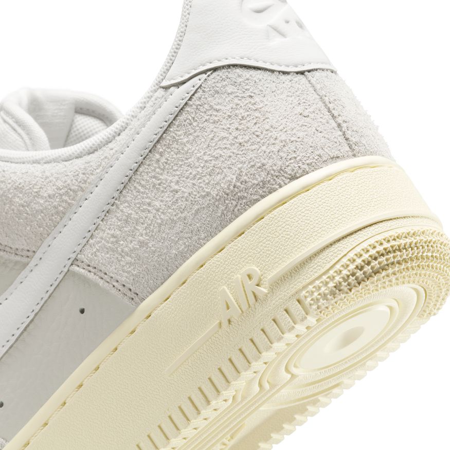 M Nike Air Force 1 '07 LX HF2897-001 - Velora