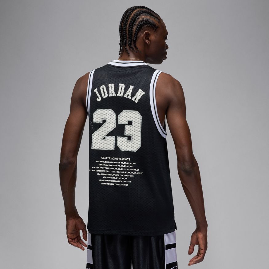M Jordan Essentials HF9375-010 - Velora