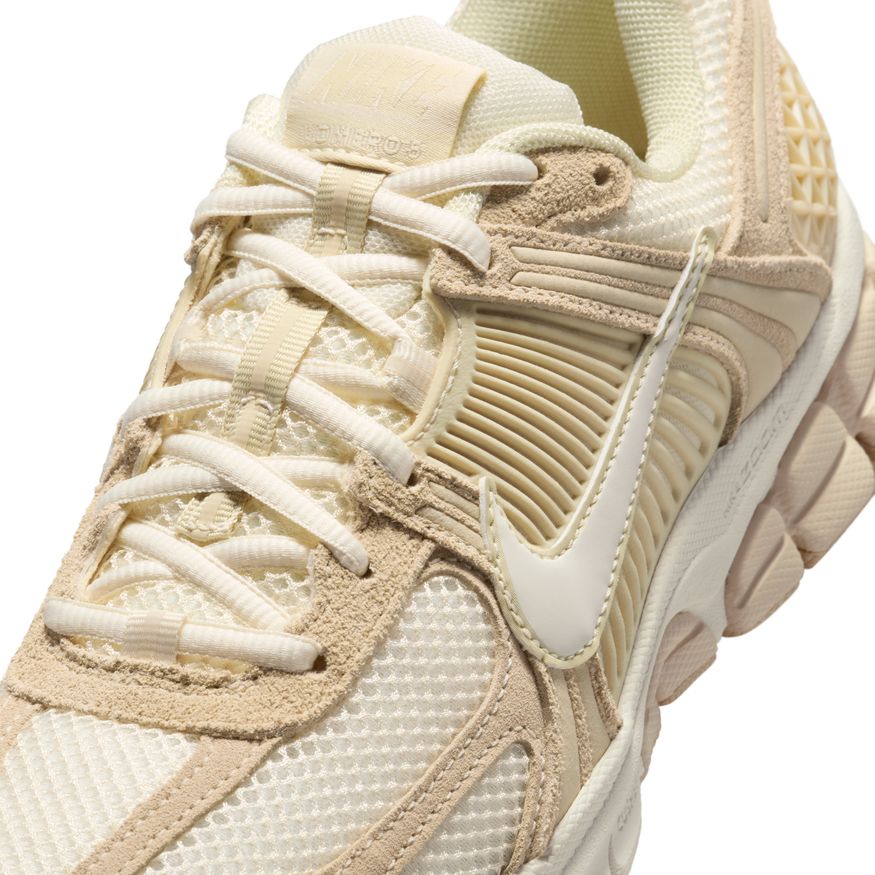 W Nike Zoom Vomero 5 HQ0458-200 - Velora