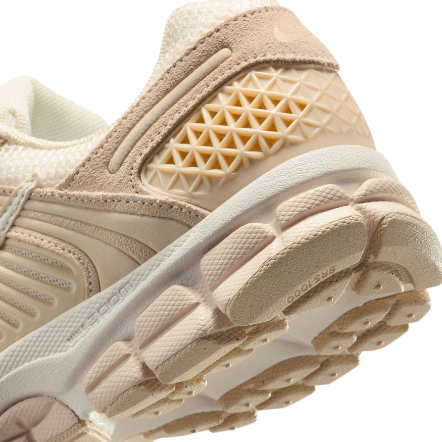 W Nike Zoom Vomero 5 HQ0458-200 - Velora