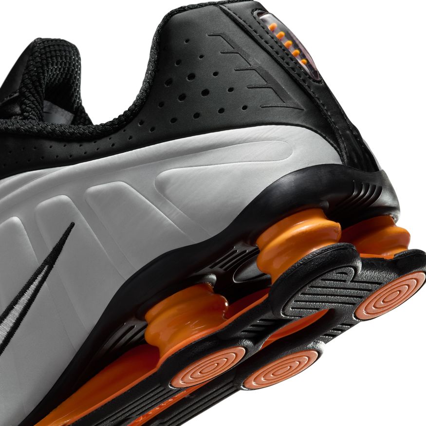 M Nike Shox R4 HQ1988-003 - Velora