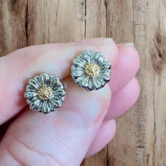 Two Toned Daisy Studs - Velora
