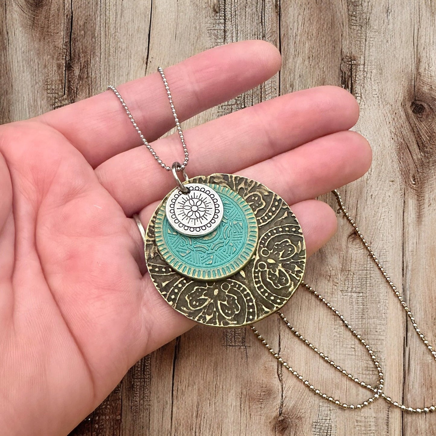 Triple Medallion Pendant Necklace - Velora