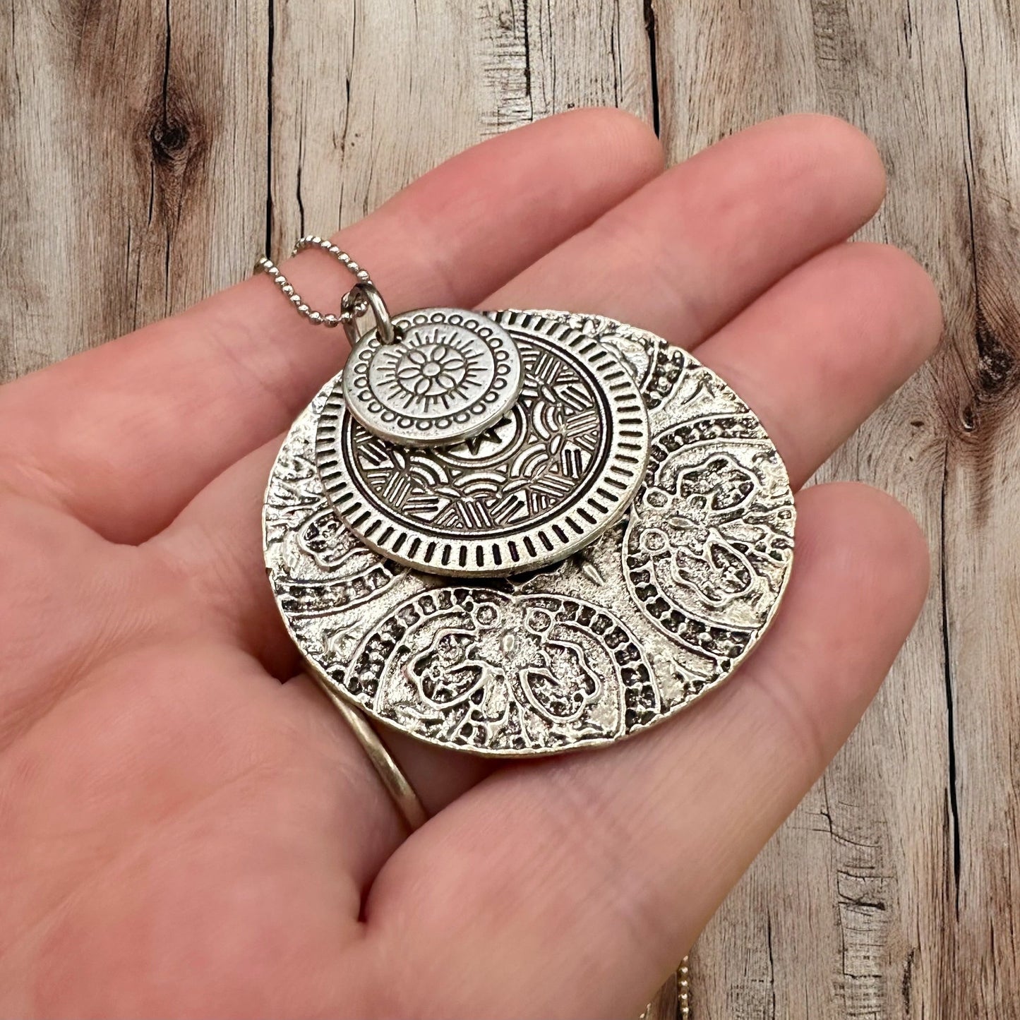 Triple Medallion Pendant Necklace - Velora