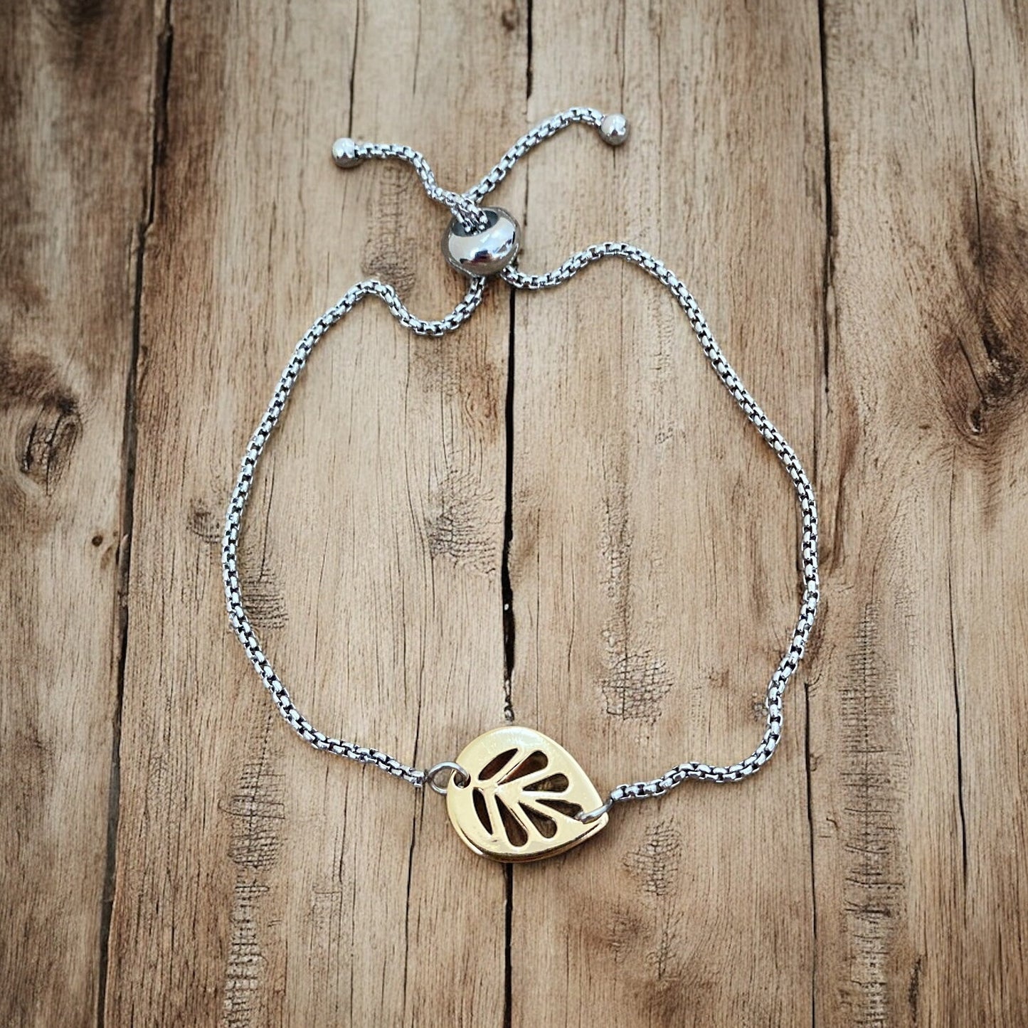 Adjustable Bracelet - The Cutest Leaf - Velora