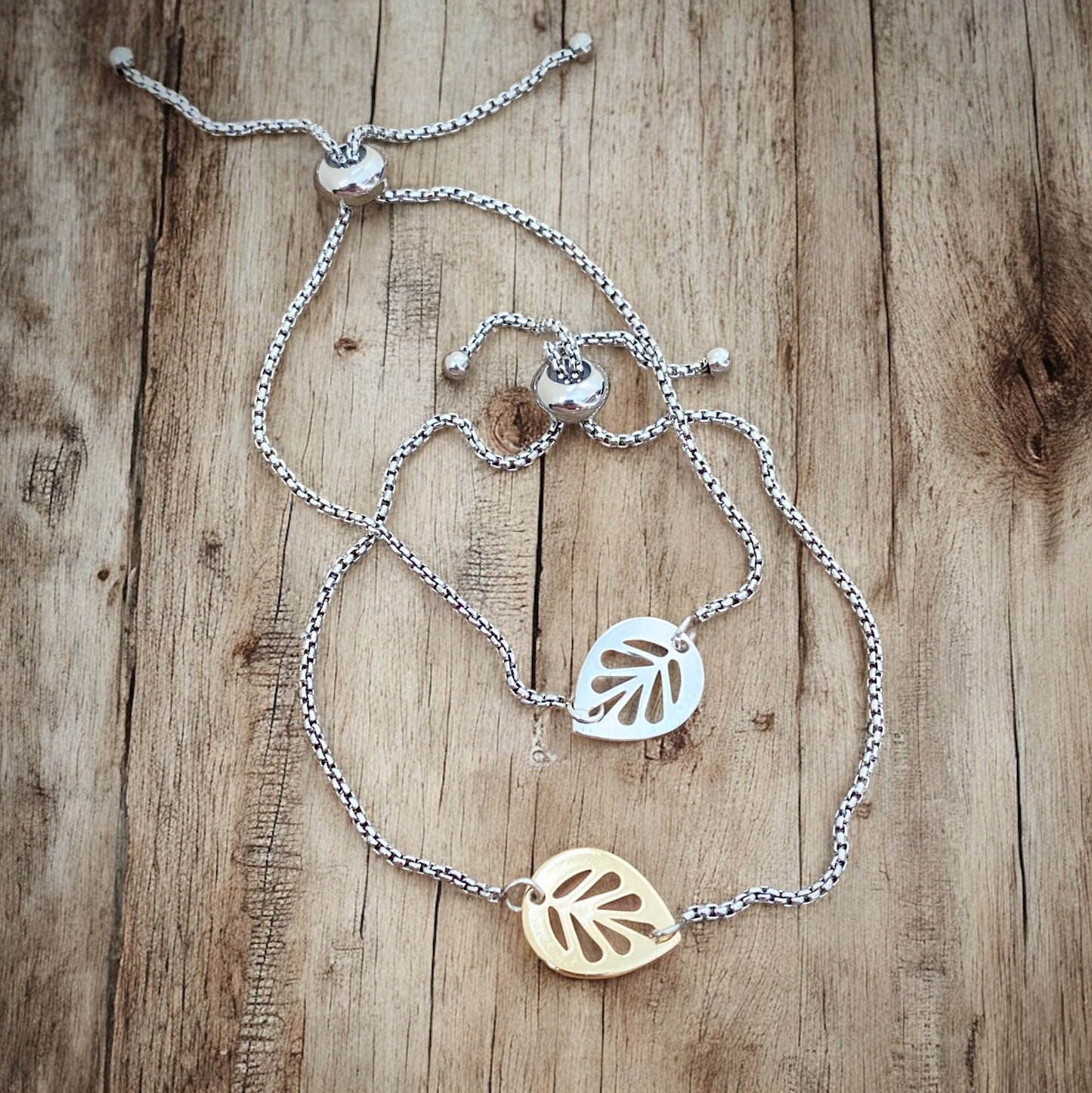 Adjustable Bracelet - The Cutest Leaf - Velora
