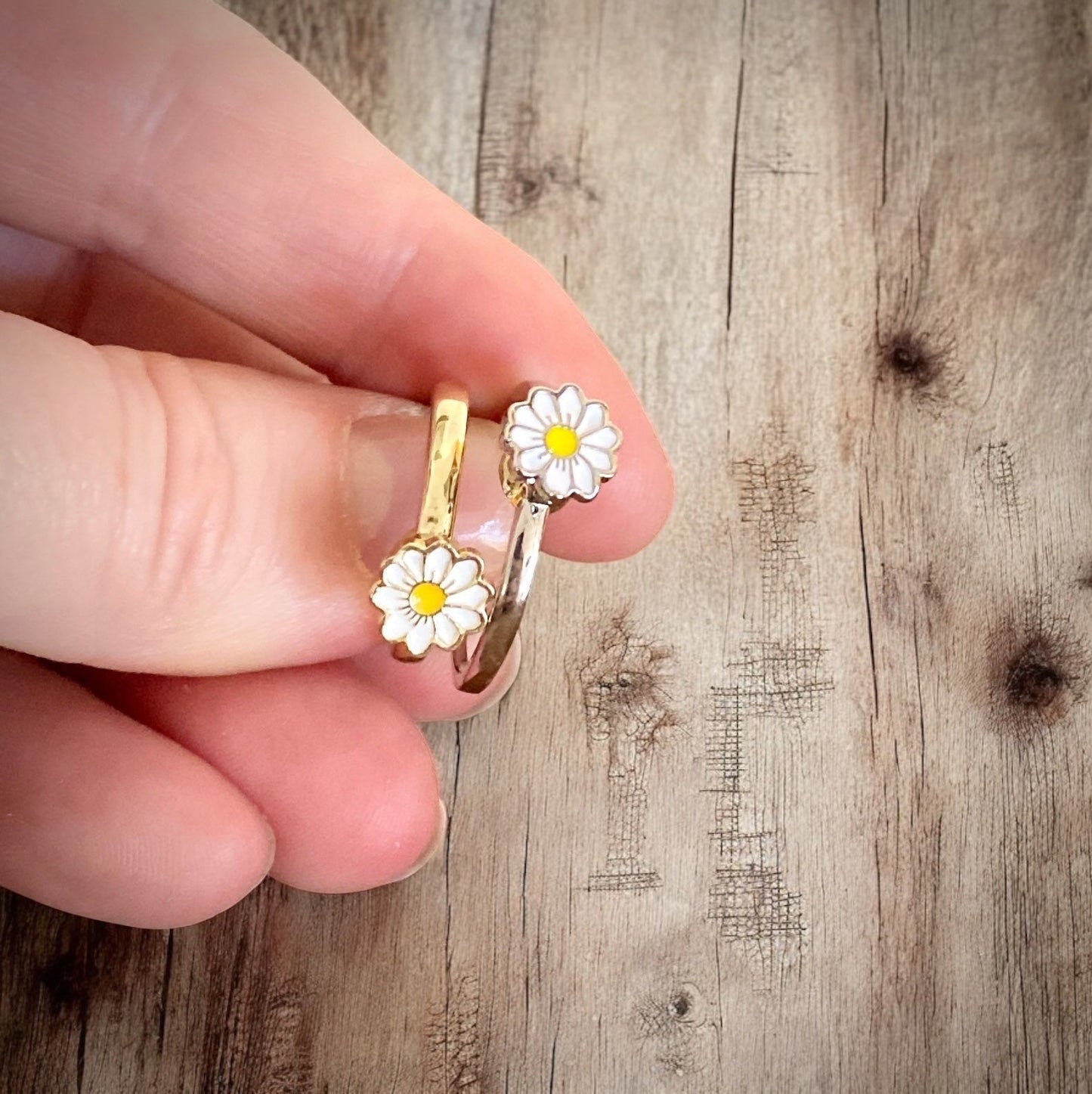 Daisy Fidget Ring – Adjustable Spinner Ring for Anxiety Relief - Velora