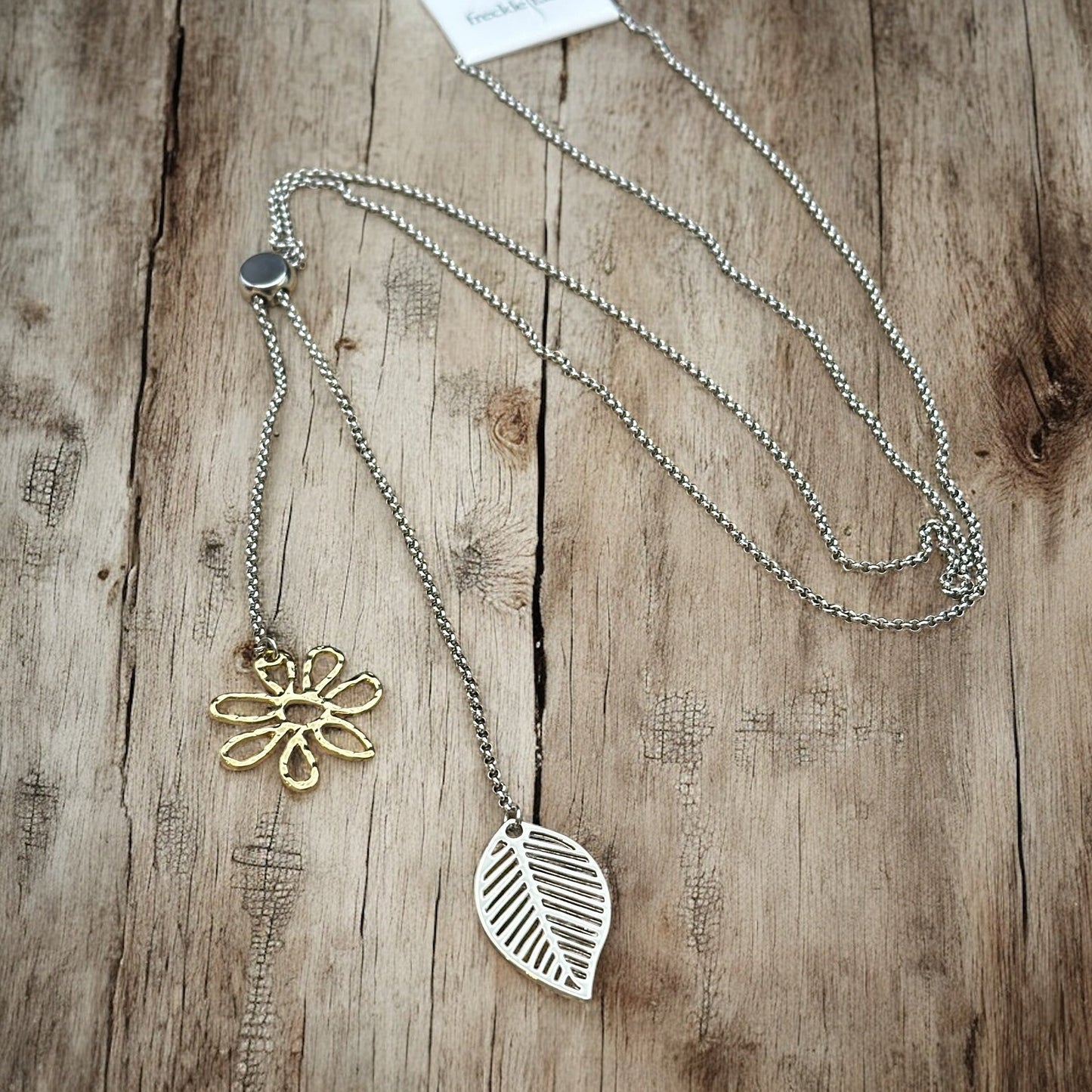 Flower & Leaf Necklace - Velora