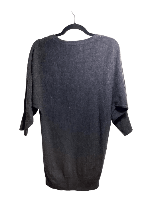 NEW YORK & COMPANY Regular fit T-shirt in Gray - XS - Velora